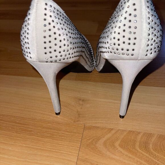 Silver Metallic Diamond Studded Pump Silver Metallic Diamond Studded Pump - Picture 5 of 16